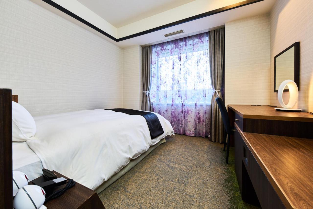 Hotel Tokyo Garden Palace Екстериор снимка