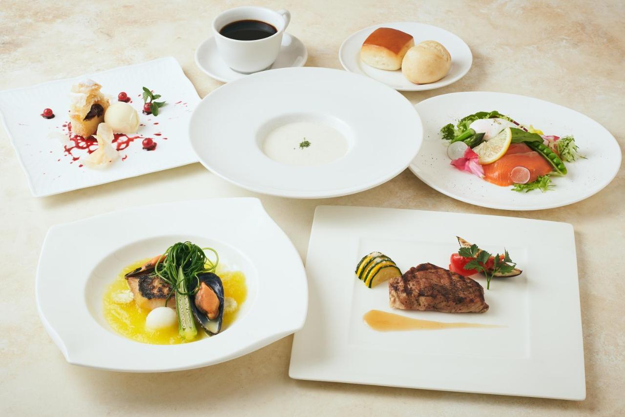 Hotel Tokyo Garden Palace Екстериор снимка