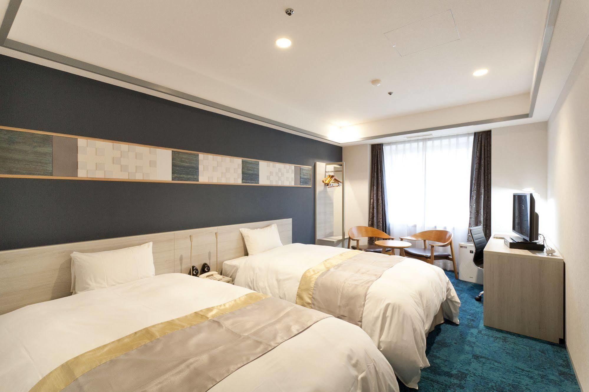 Hotel Tokyo Garden Palace Екстериор снимка