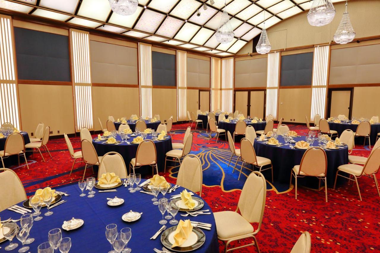 Hotel Tokyo Garden Palace Екстериор снимка